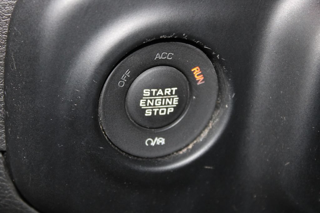 Used 2022 Jeep Gladiator Rubicon w/ Cold Weather Group AWD/4WD image 35