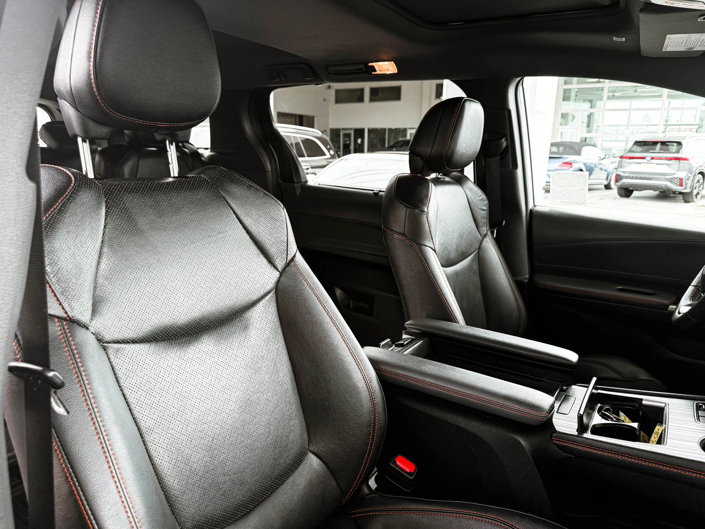 Used 2024 Toyota Sienna XSE w/ XSE Premium Package FWD image 30