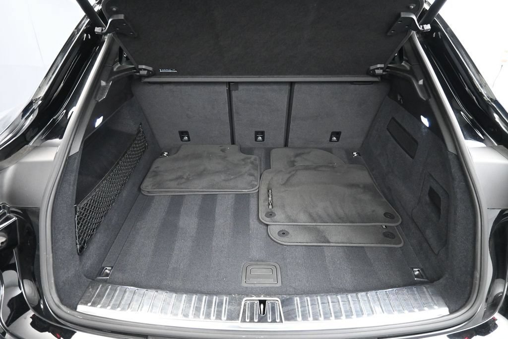 Certified 2024 Porsche Cayenne Coupe AWD/4WD image 26