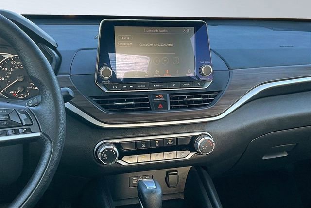 Used 2025 Nissan Altima 2.5 SV image 9