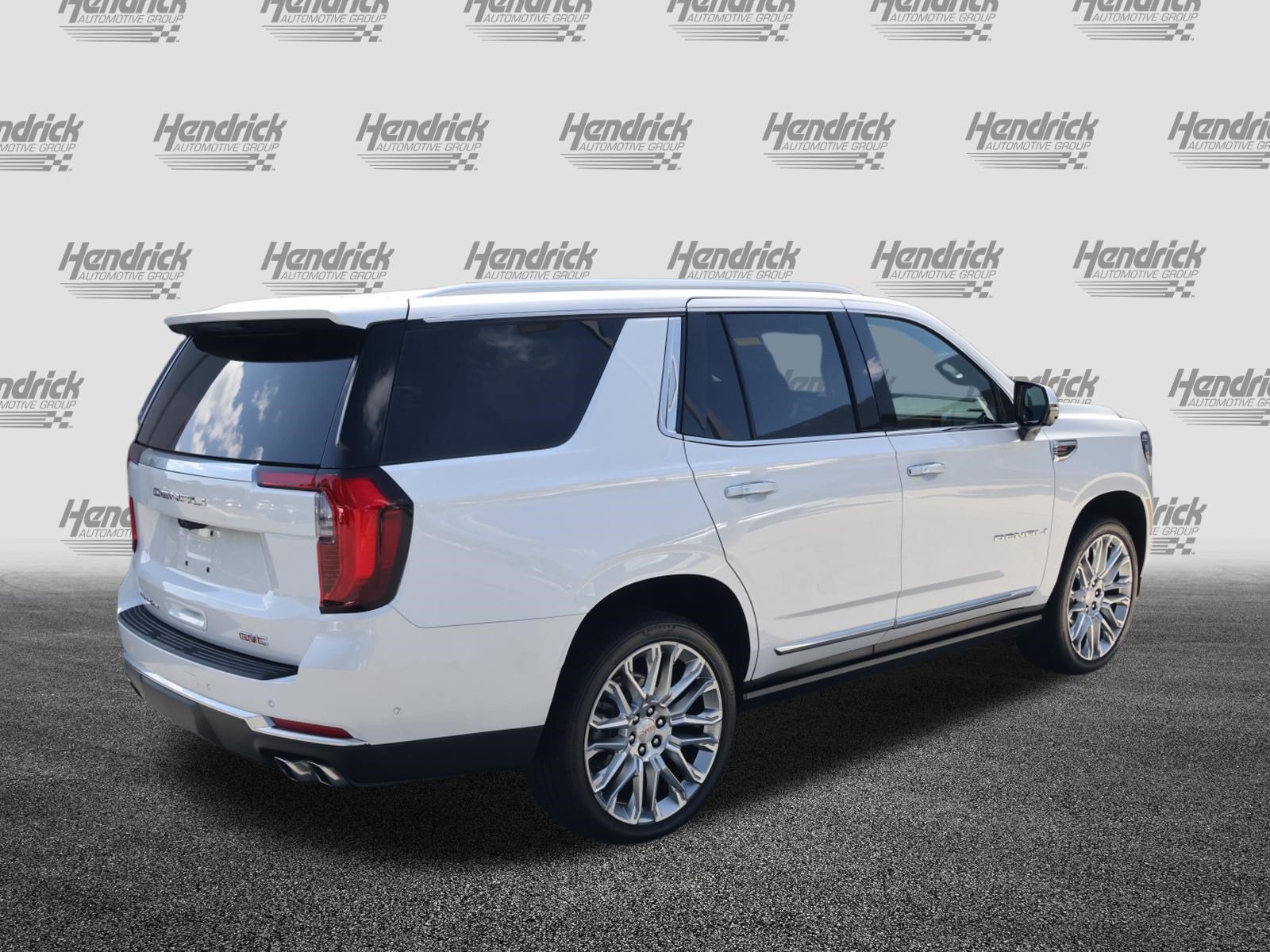 Used 2025 GMC Yukon Denali w/ Denali Reserve Package AWD/4WD image 8