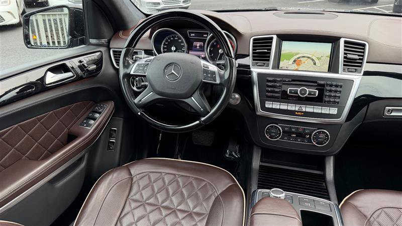 Used 2016 Mercedes-Benz GL 550 4MATIC image 18
