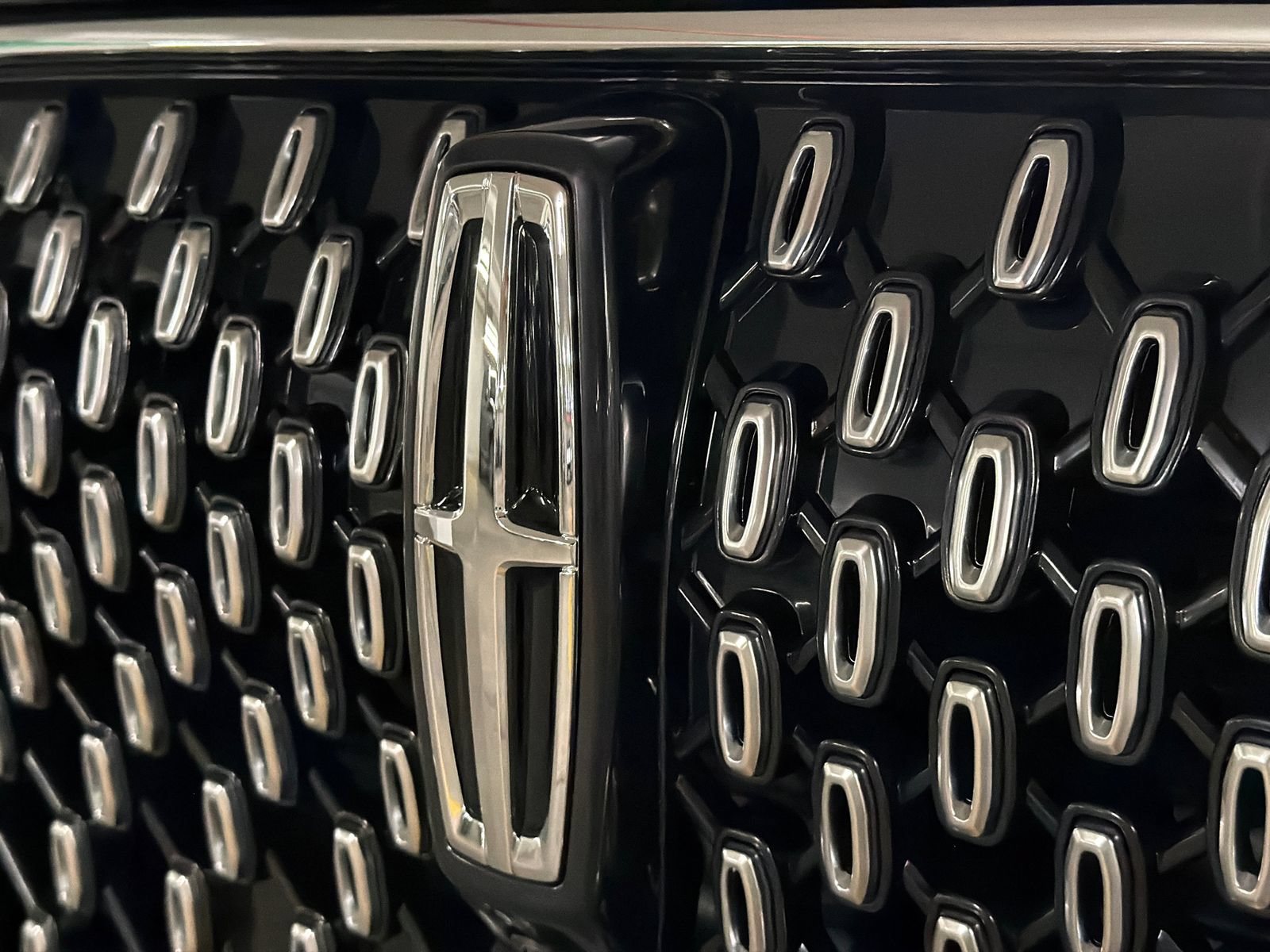 New 2026 Lincoln Aviator Reserve w/ Luxury Package AWD/4WD image 15