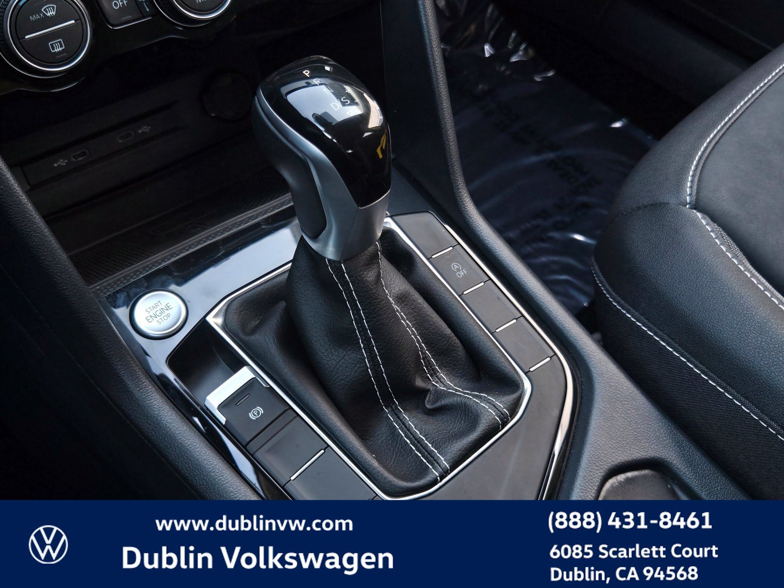 Certified 2024 Volkswagen Taos SE FWD image 17