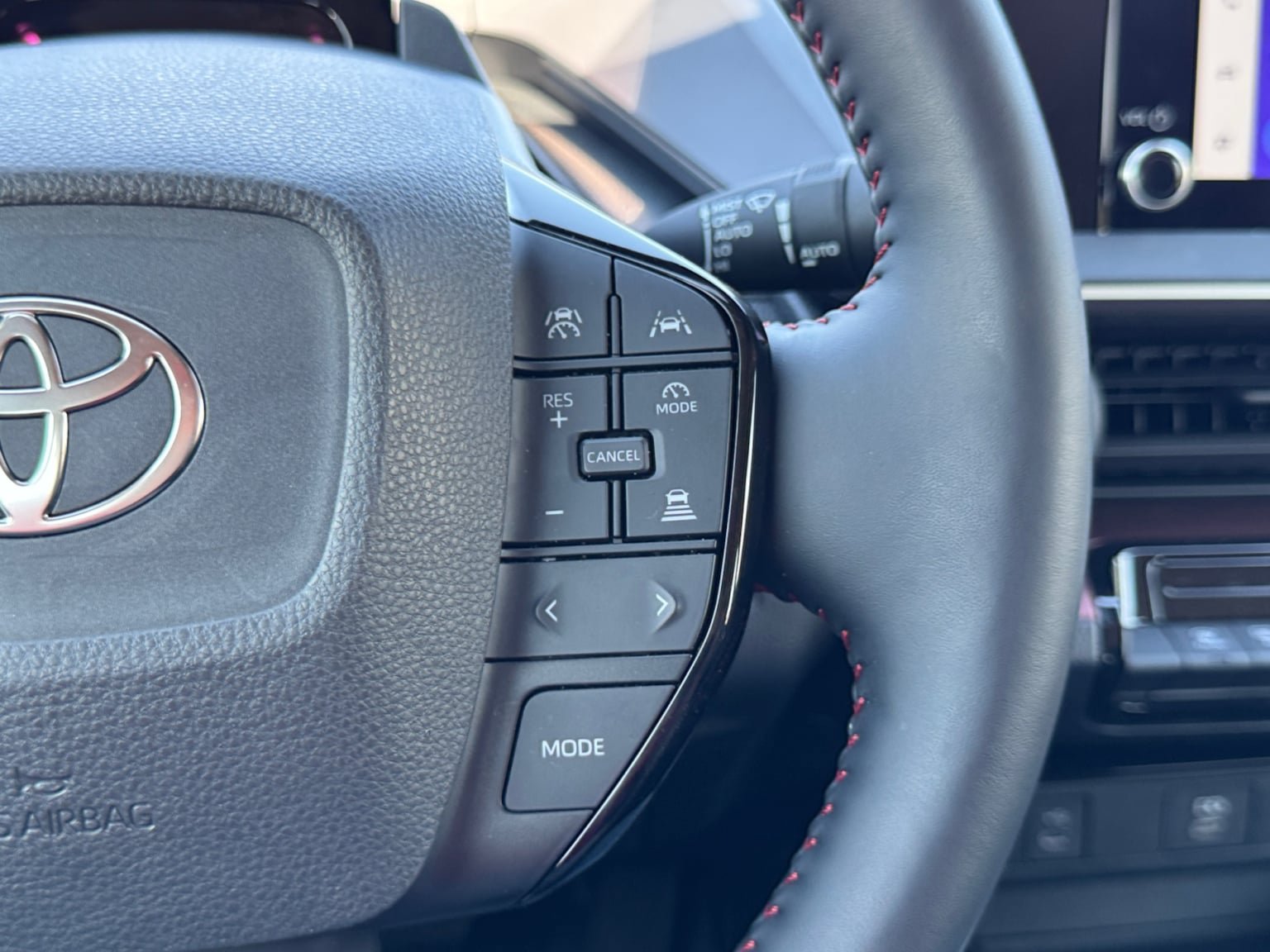 Used 2024 Toyota Prius Prime FWD image 23