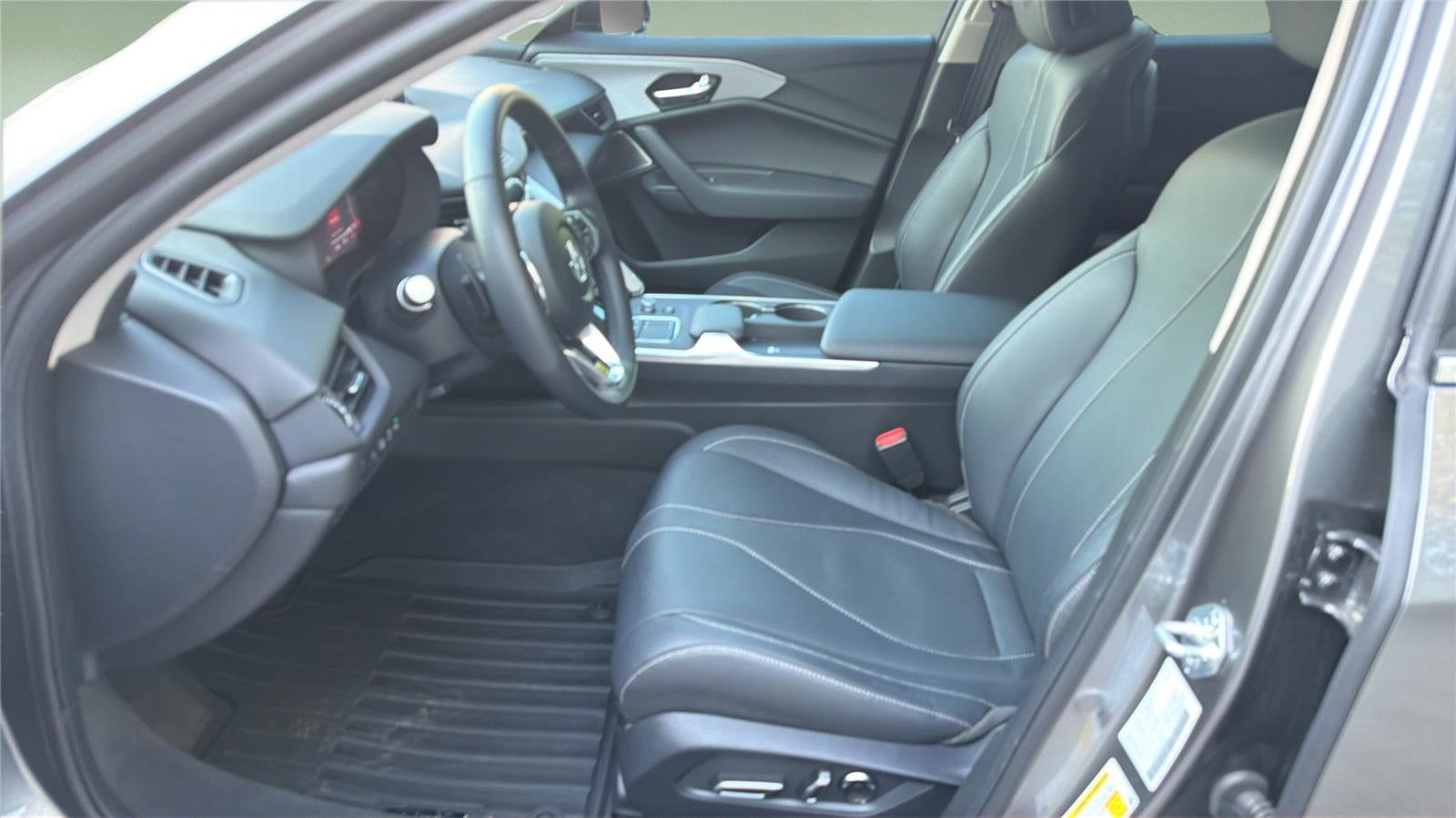 Used 2025 Acura TLX w/ Technology Package image 12