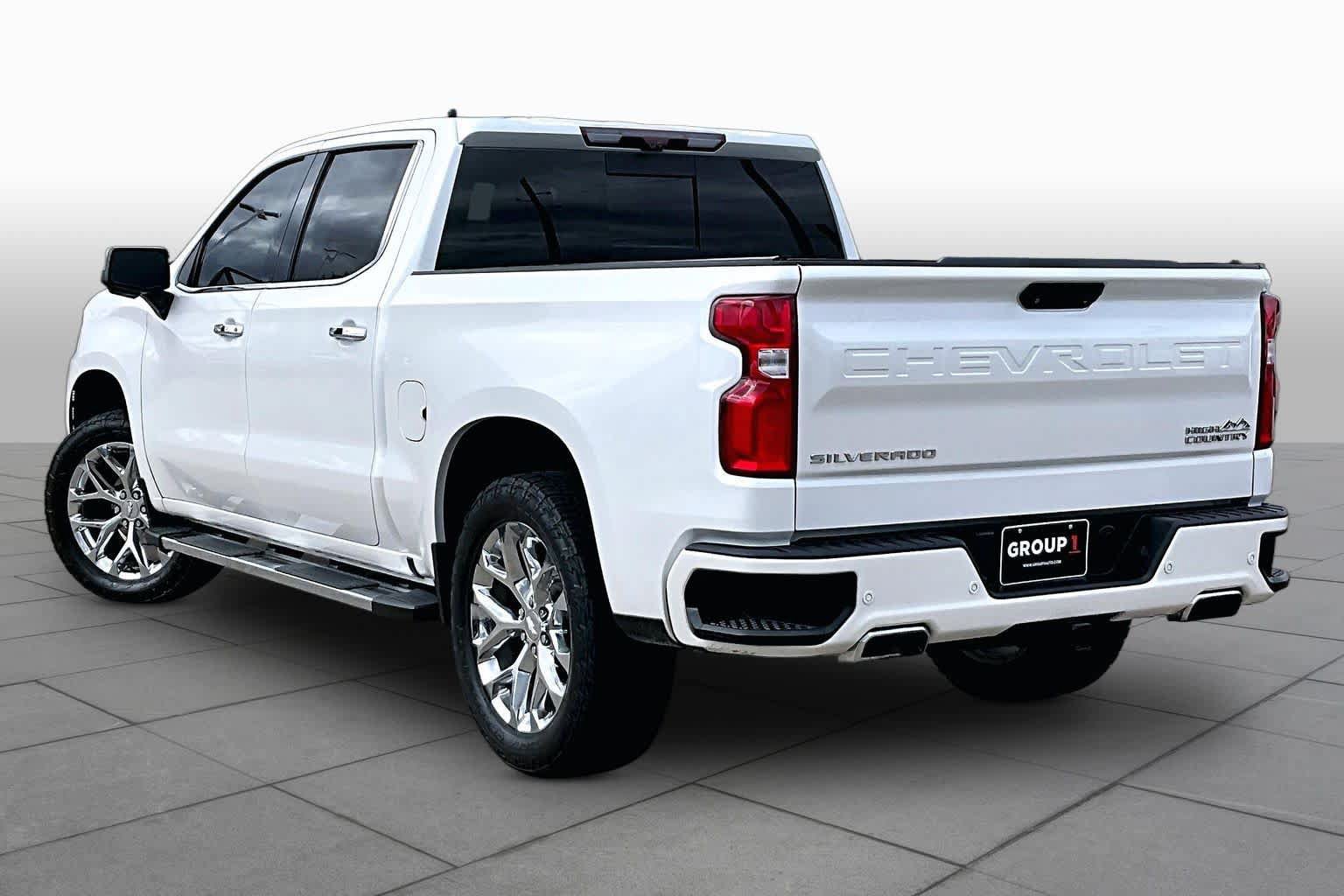 Used 2021 Chevrolet Silverado 1500 High Country w/ Technology Package AWD/4WD image 11