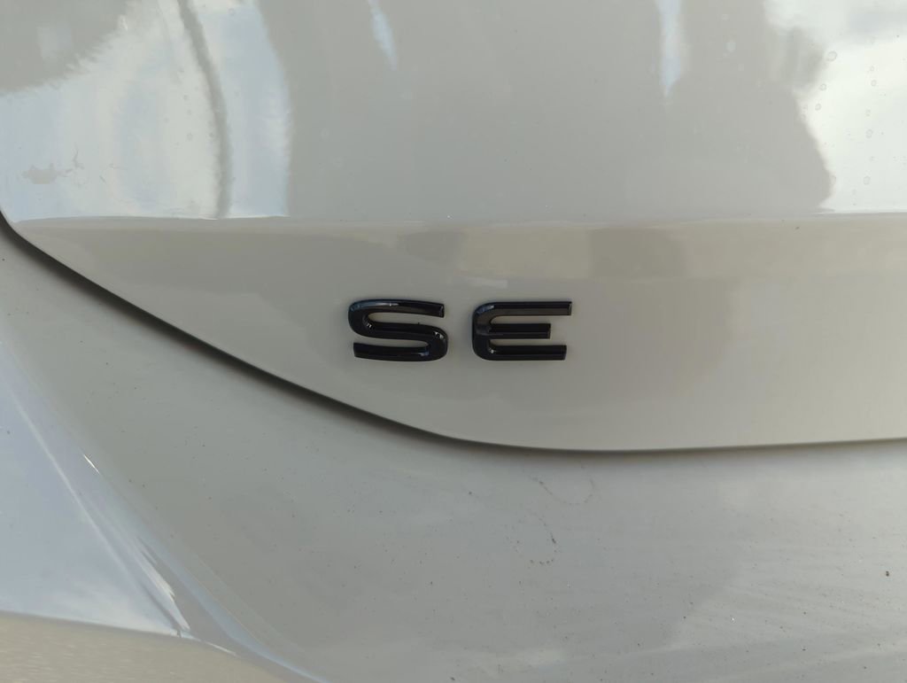 New 2026 Volkswagen Tiguan SE R-Line image 42