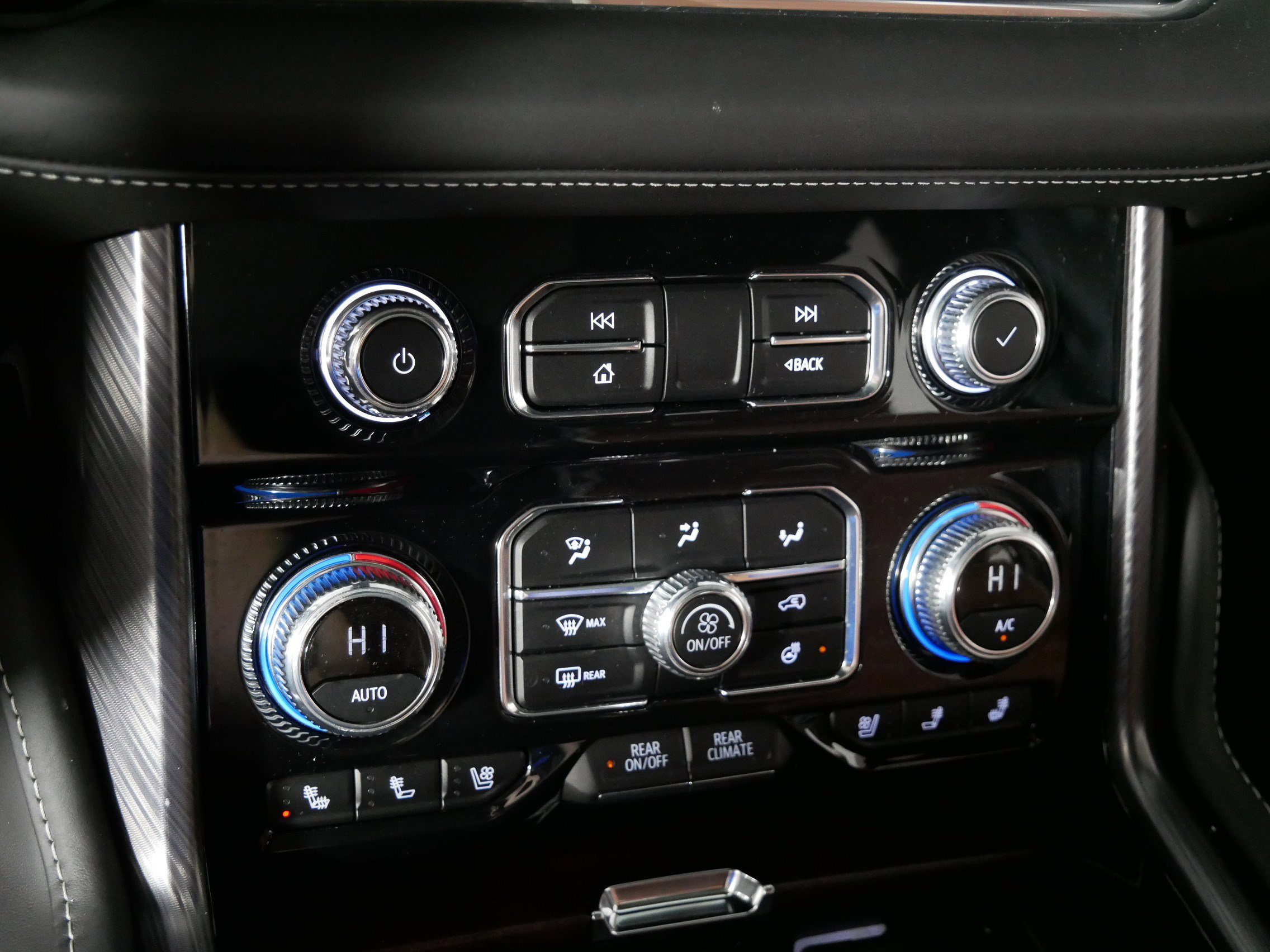 Used 2024 GMC Yukon XL Denali Ultimate image 23