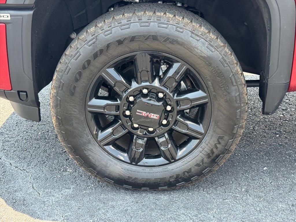 Used 2026 GMC Sierra 2500 AT4 AWD/4WD image 9