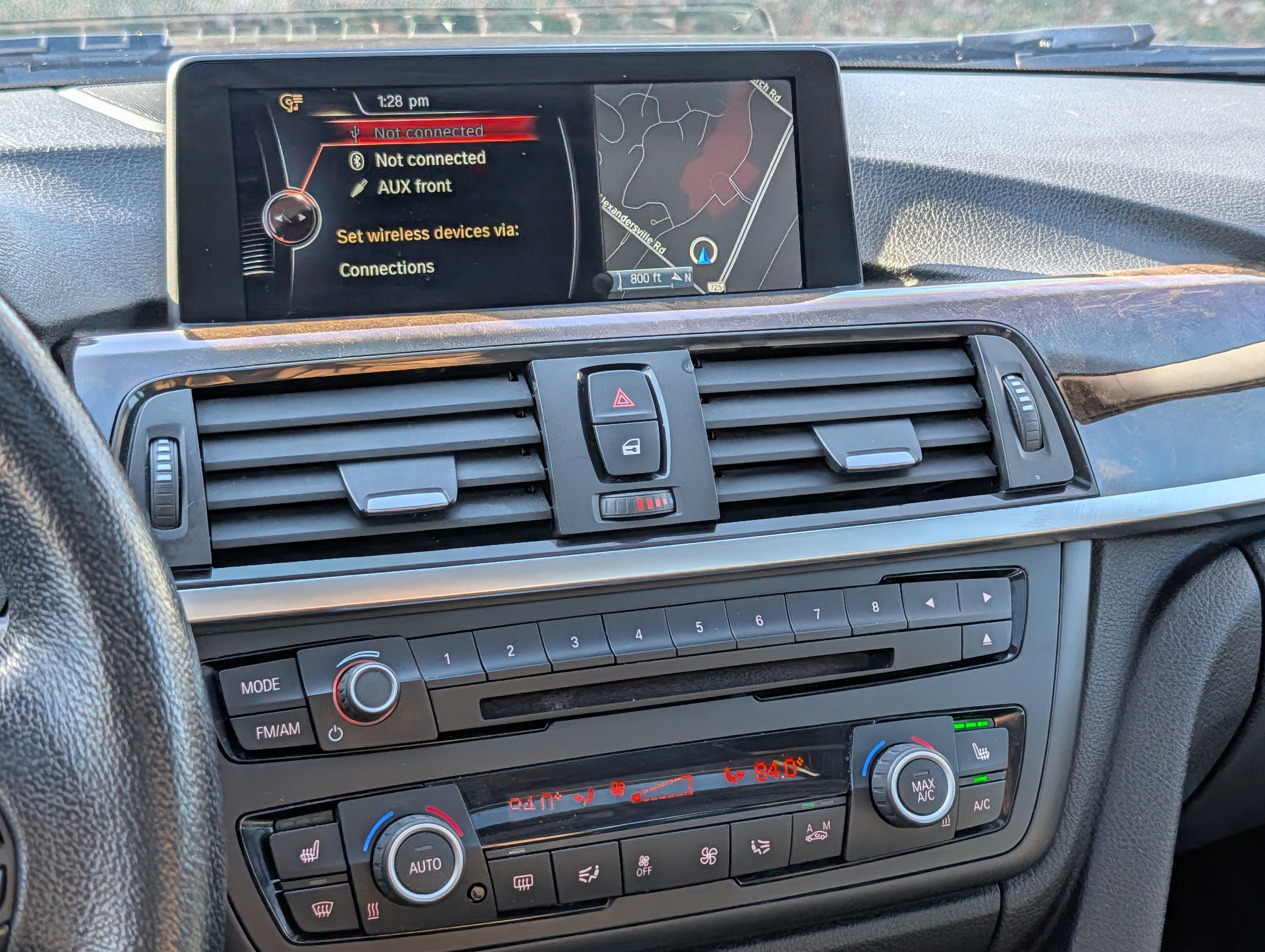 Used 2015 BMW 328i xDrive Sedan w/ Premium Package image 17