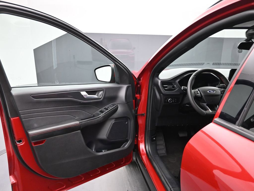 Used 2025 Ford Escape ST-Line Select image 9