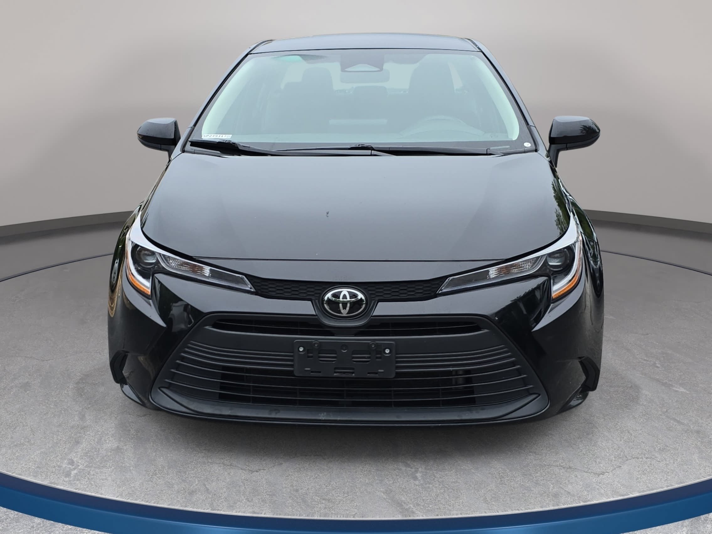 Used 2025 Toyota Corolla LE FWD image 2