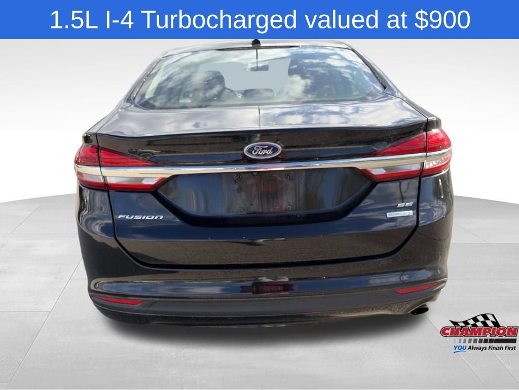 Used 2017 Ford Fusion SE w/ Fusion SE Technology Package FWD image 3
