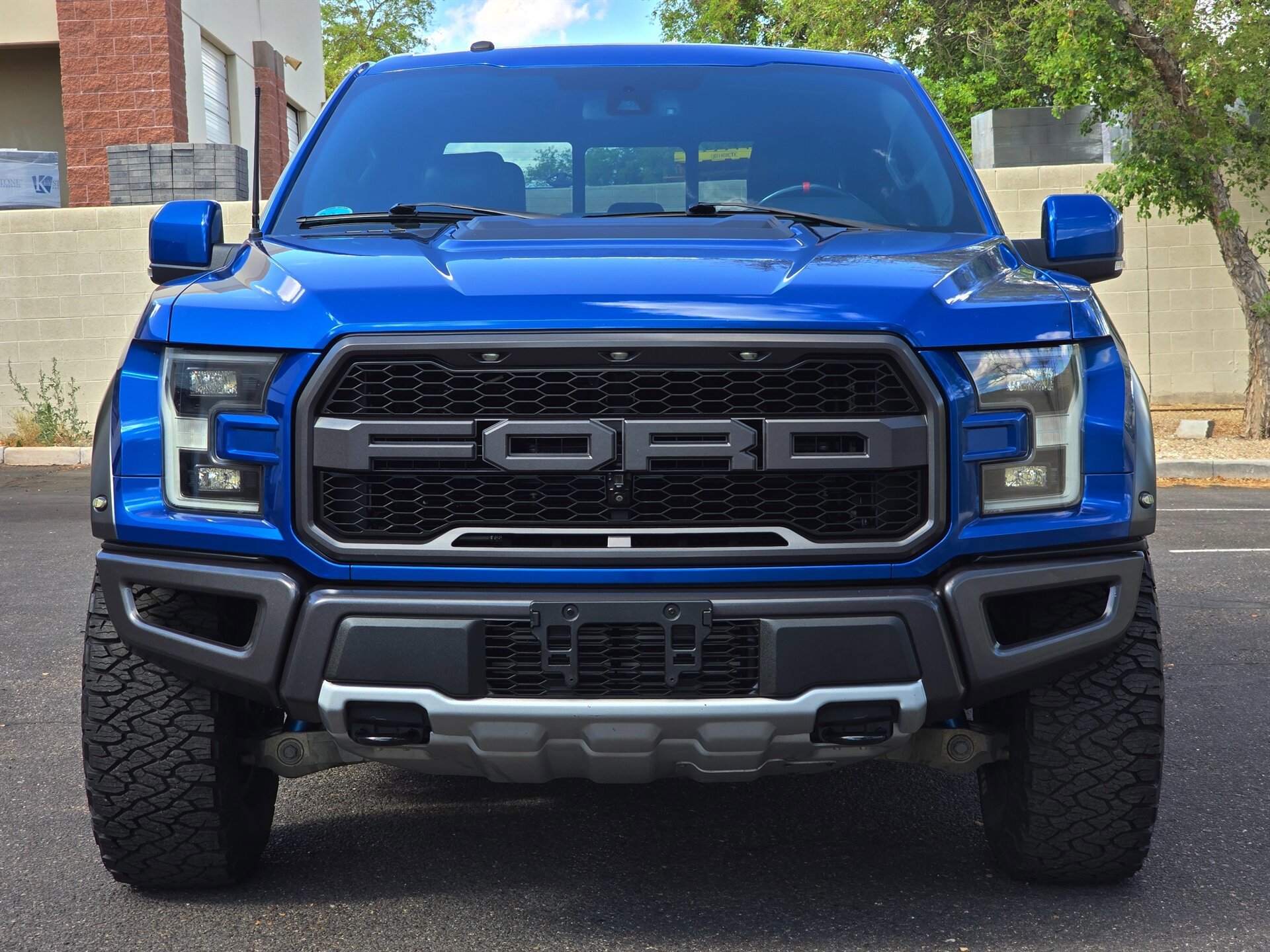 Used 2017 Ford F150 Raptor w/ Equipment Group 802A Luxury AWD/4WD image 4