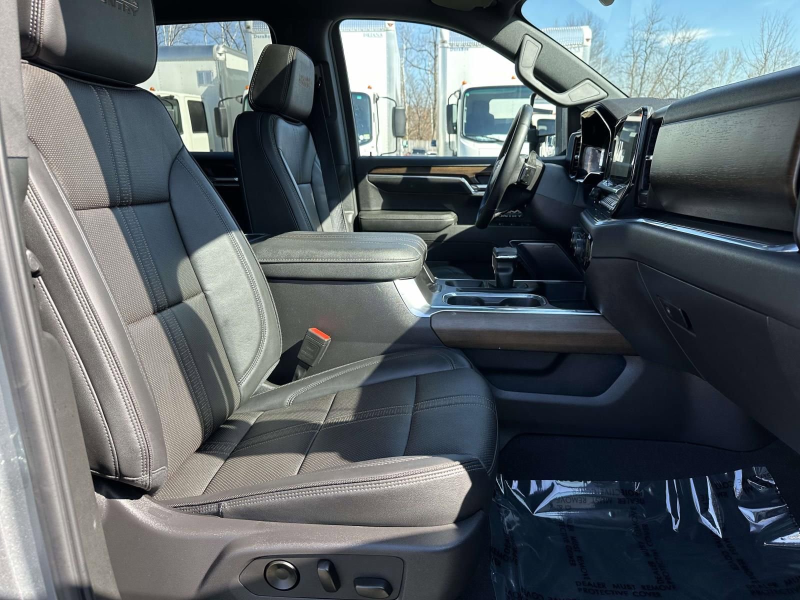 Used 2024 Chevrolet Silverado 1500 High Country w/ High Country Premium Package image 26