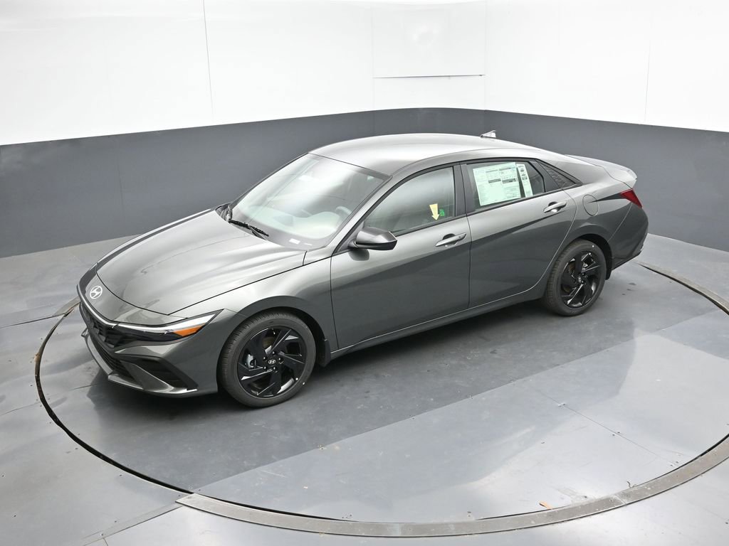 New 2026 Hyundai Elantra SEL Sport Premium FWD image 18