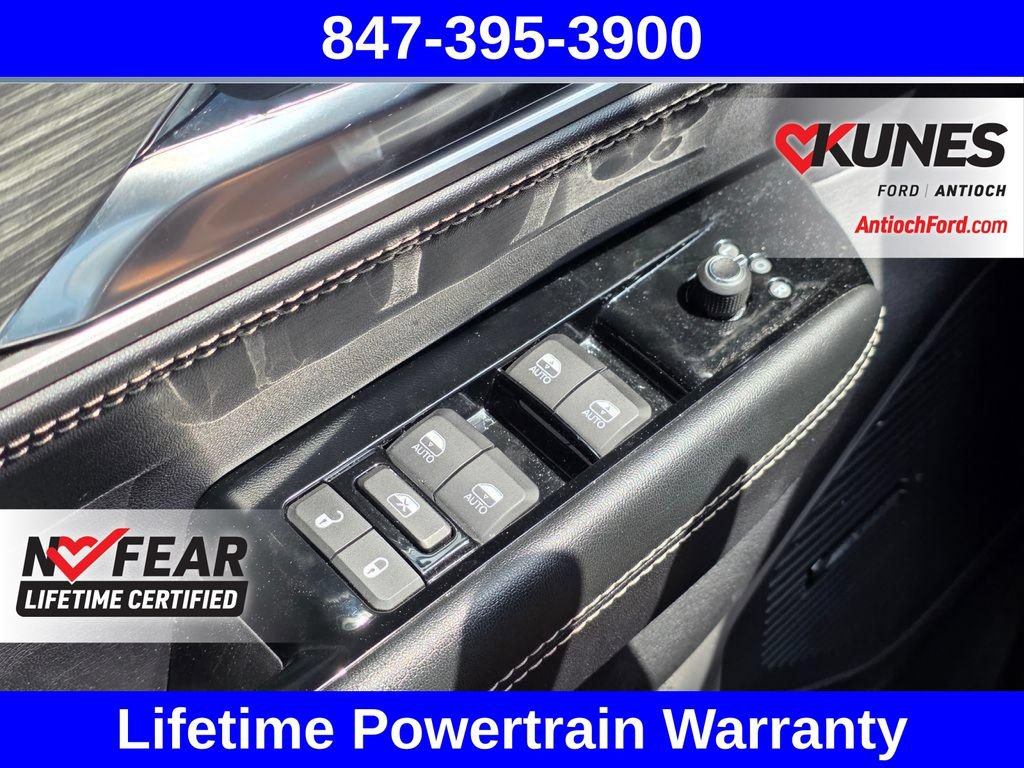 Used 2024 Jeep Wagoneer L Series II w/ Flexible Seating Group AWD/4WD image 46