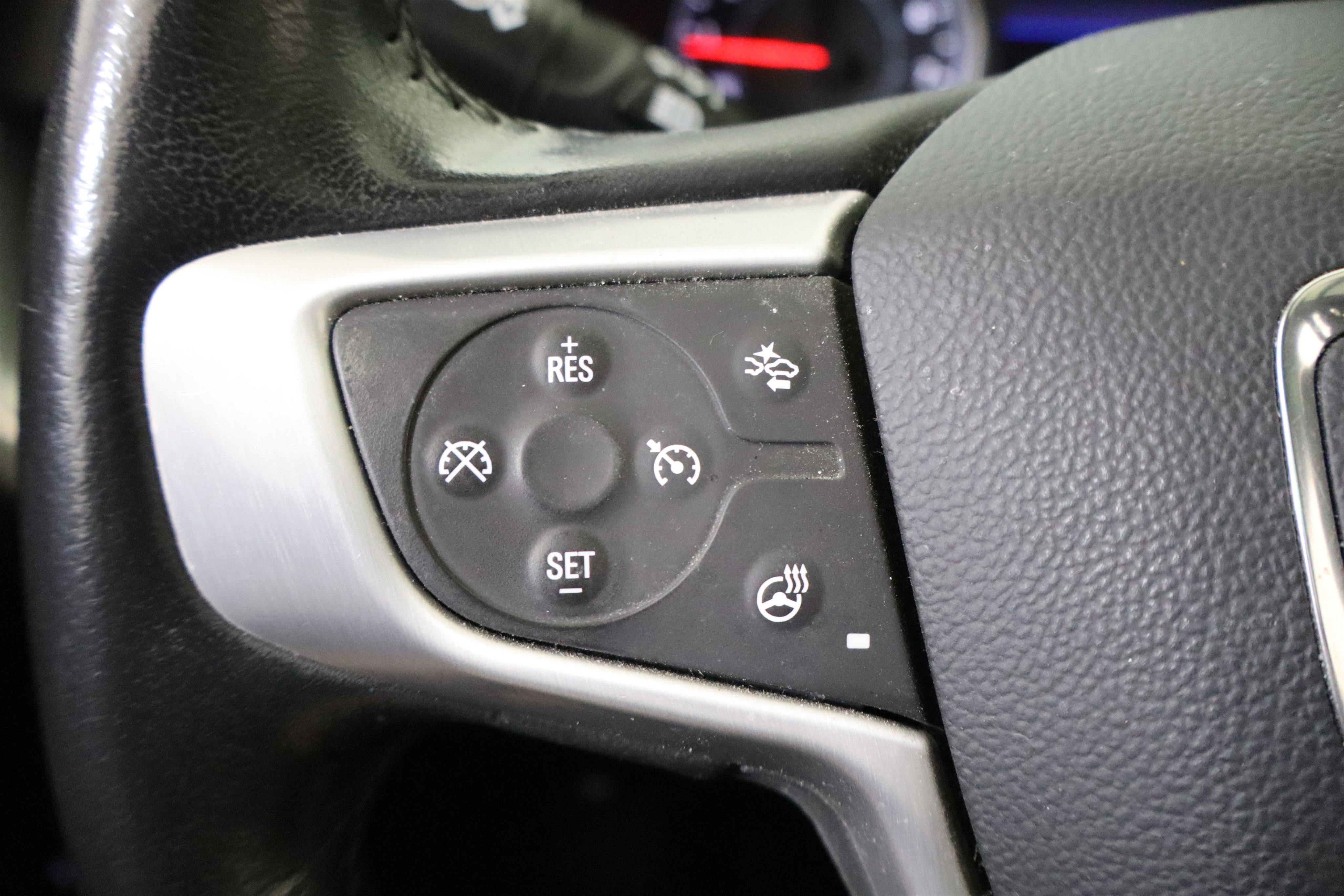 Used 2022 GMC Terrain SLT w/ LPO, Floor Liner Package AWD/4WD image 25