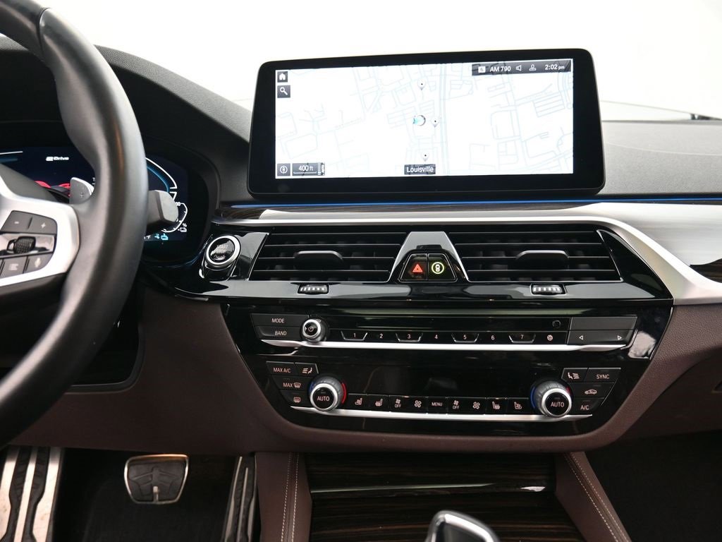 Used 2023 BMW 530e xDrive w/ Premium Package image 15