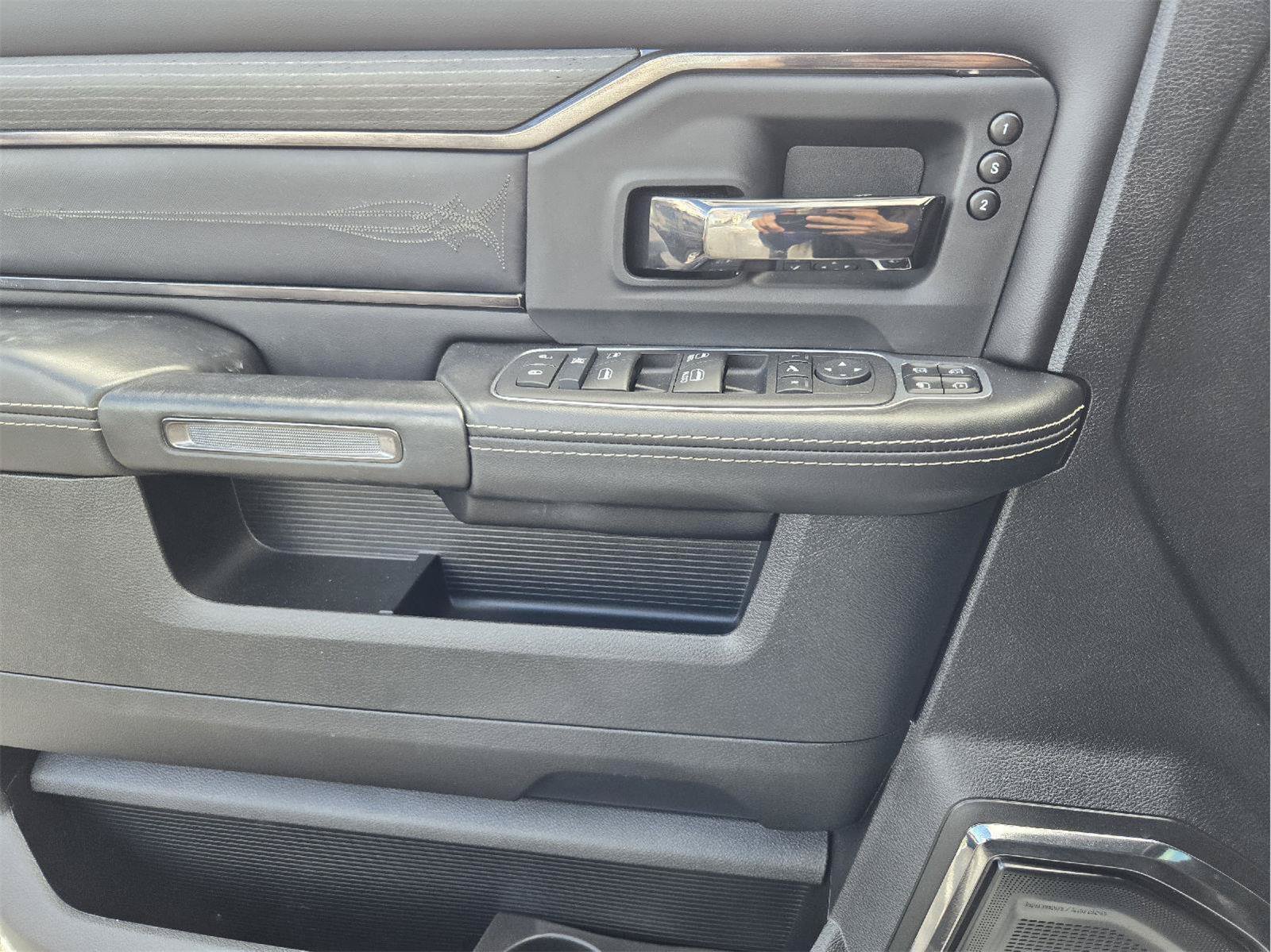 Used 2024 RAM 3500 Limited AWD/4WD image 21