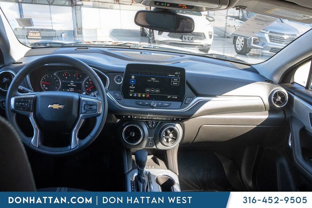 Used 2024 Chevrolet Blazer LT w/ Convenience Package FWD image 3