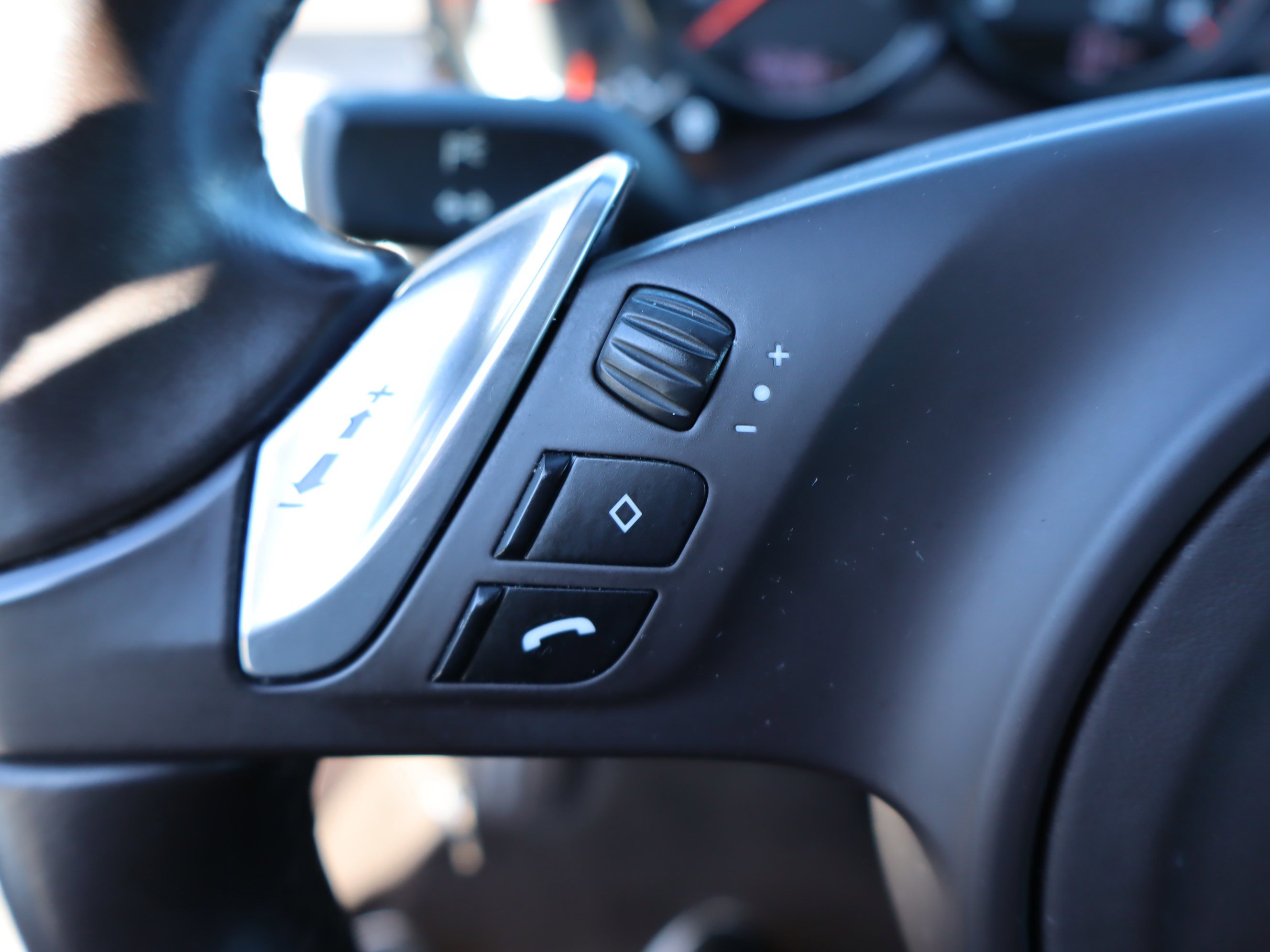 Used 2013 Porsche Panamera 4 image 20