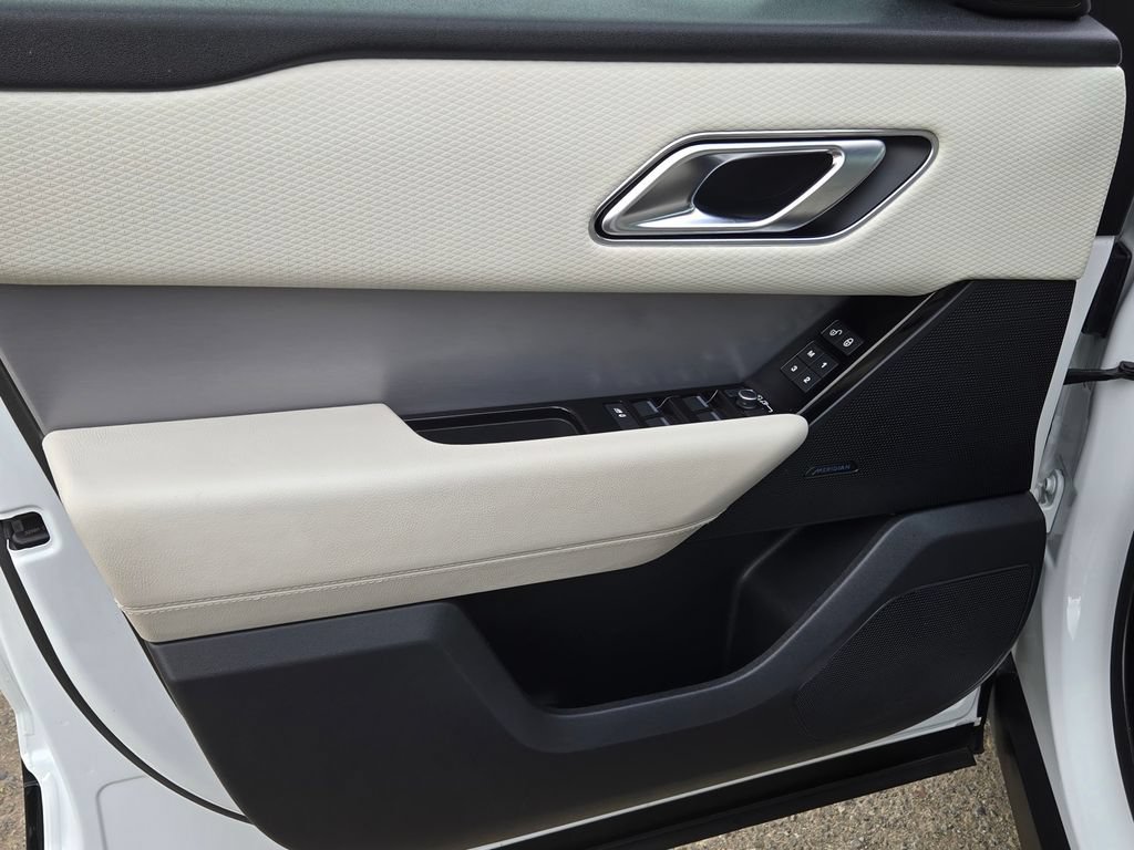 Used 2020 Land Rover Range Rover Velar R-Dynamic S AWD/4WD image 13