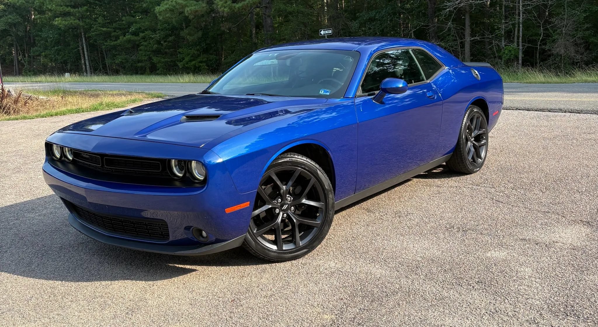 Used 2019 Dodge Challenger SXT w/ Blacktop Package RWD image 2