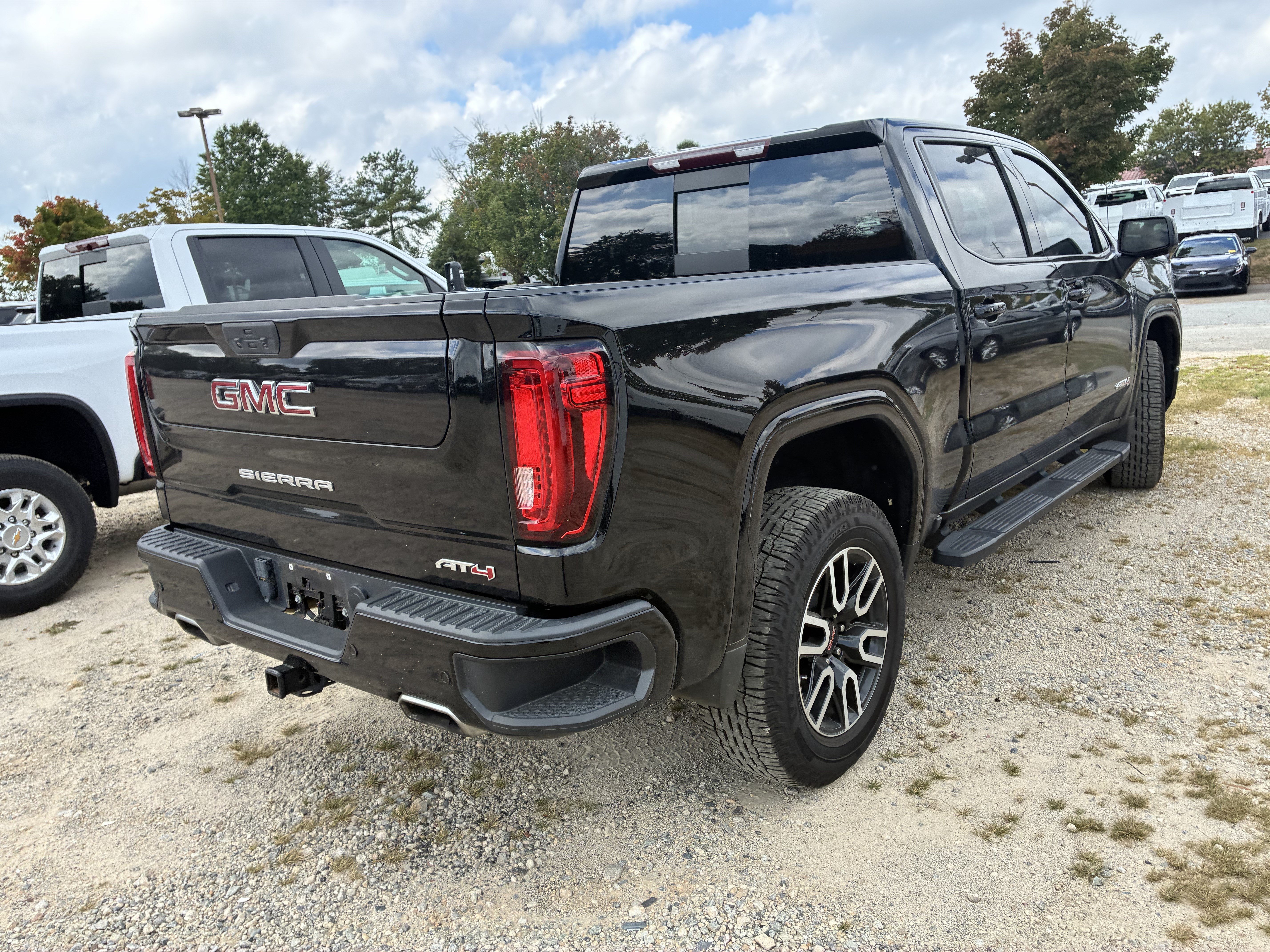 Used 2019 GMC Sierra 1500 AT4 w/ AT4 Premium Package AWD/4WD image 8