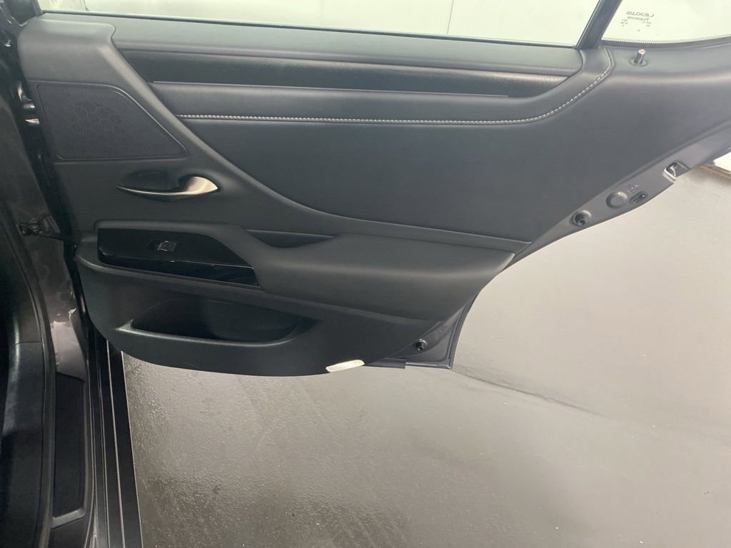 Certified 2023 Lexus ES 350 w/ Premium Package image 31