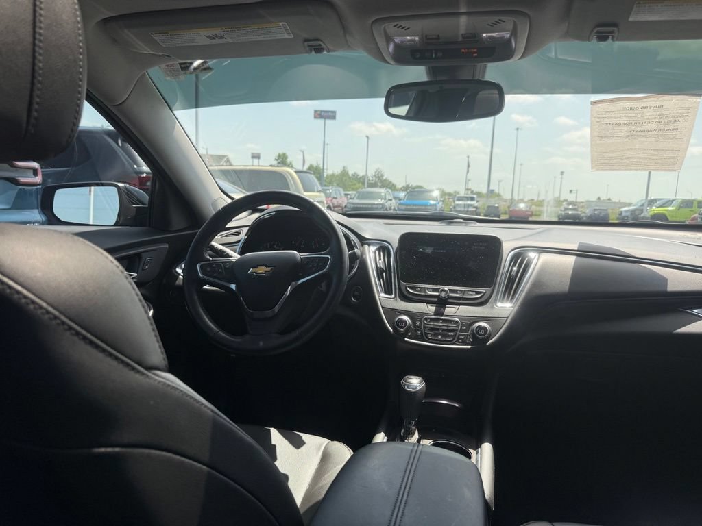 Used 2019 Chevrolet Malibu LT w/ Leather Package FWD image 42