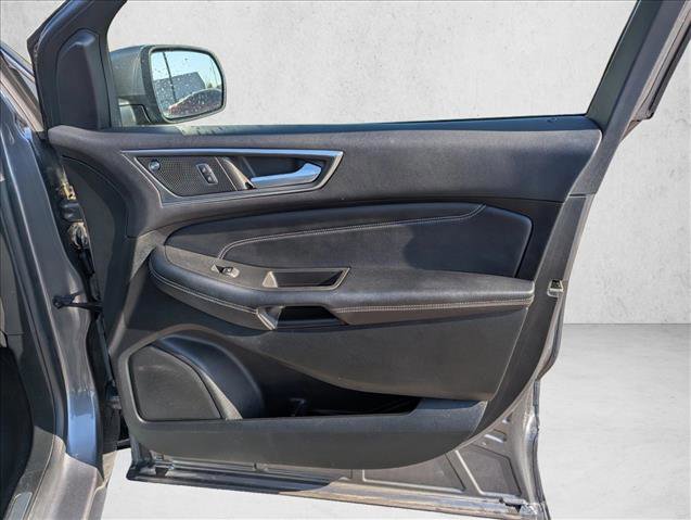 Used 2022 Ford Edge Titanium image 25