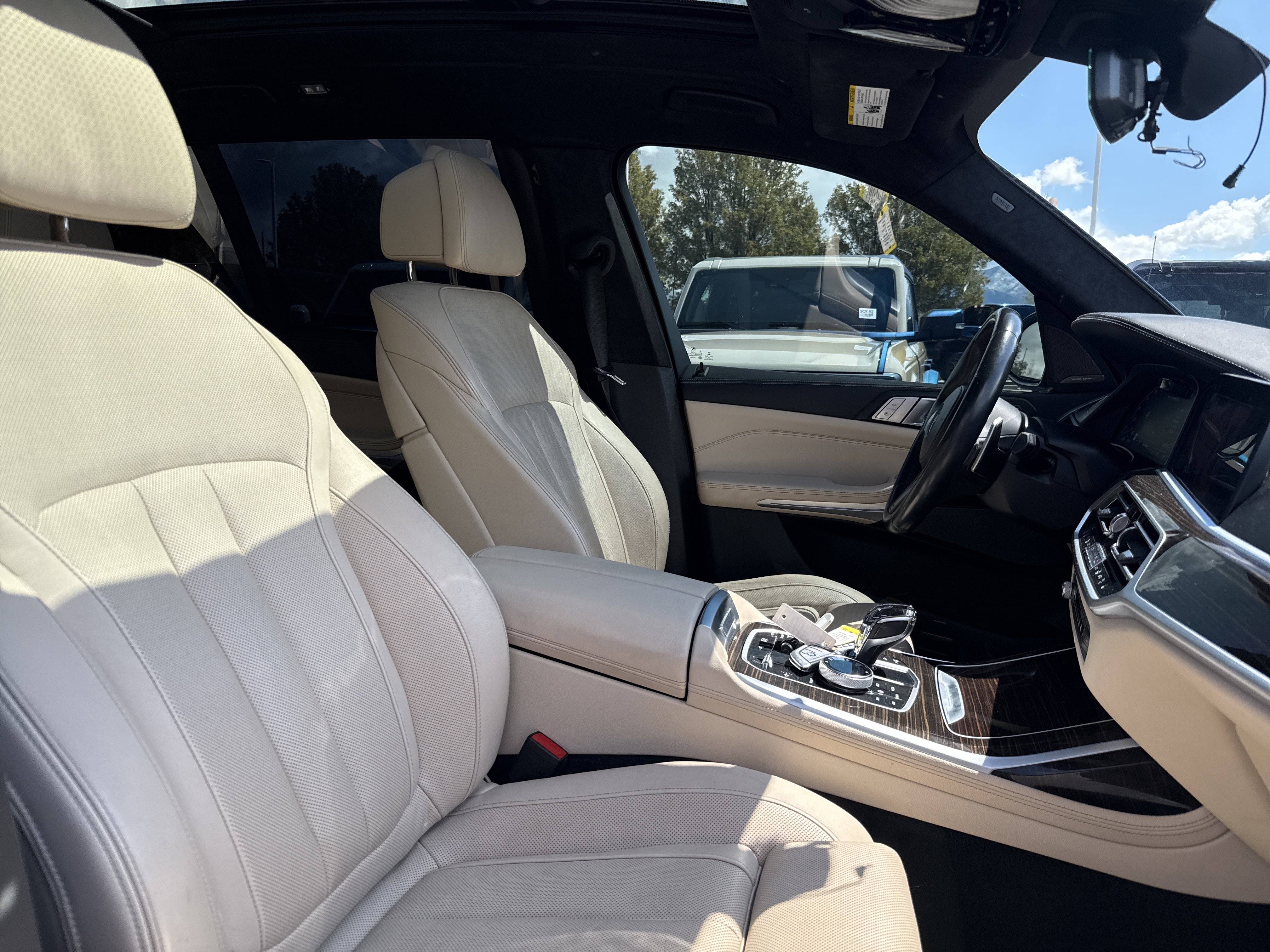 Used 2021 BMW X7 M50i AWD/4WD image 29