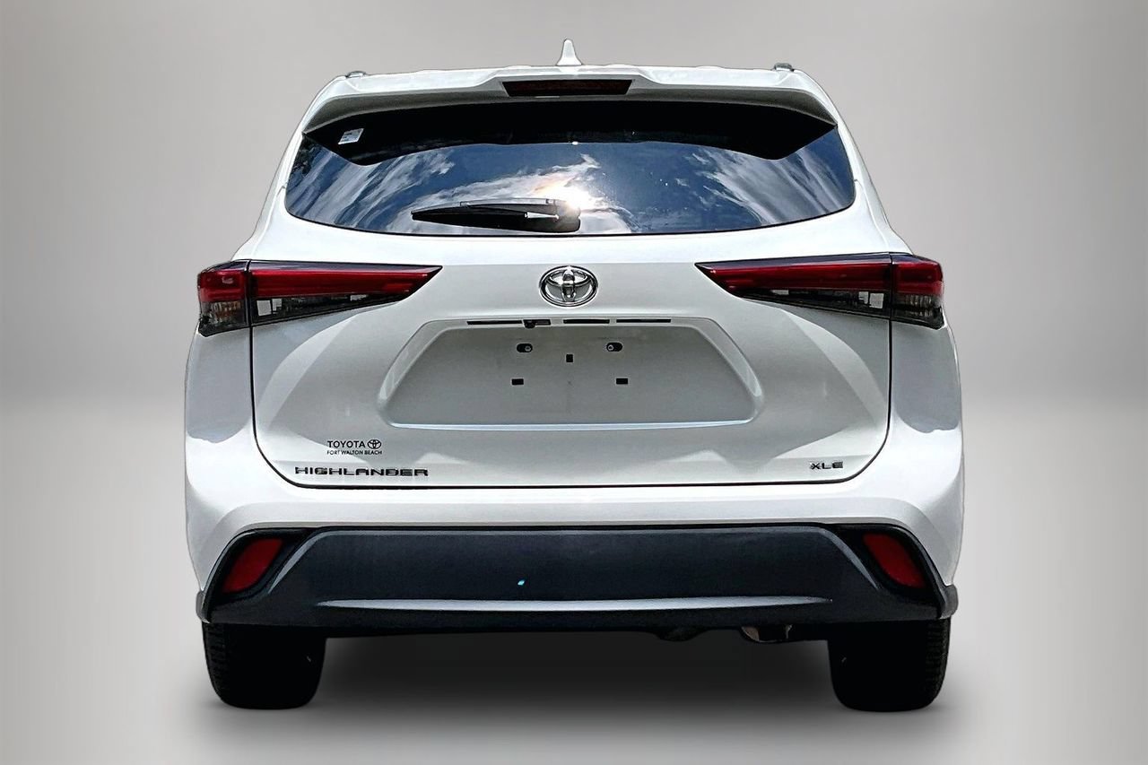 Used 2020 Toyota Highlander XLE FWD image 6