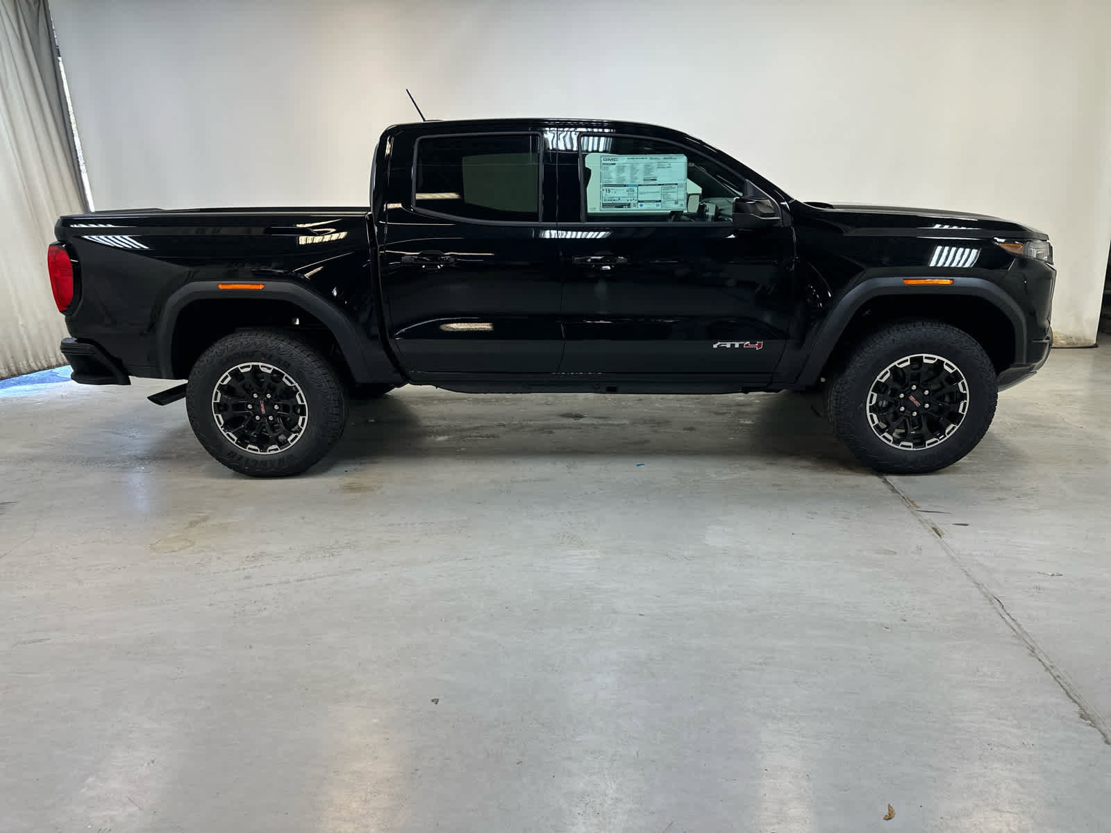 New 2026 GMC Canyon AT4 image 7