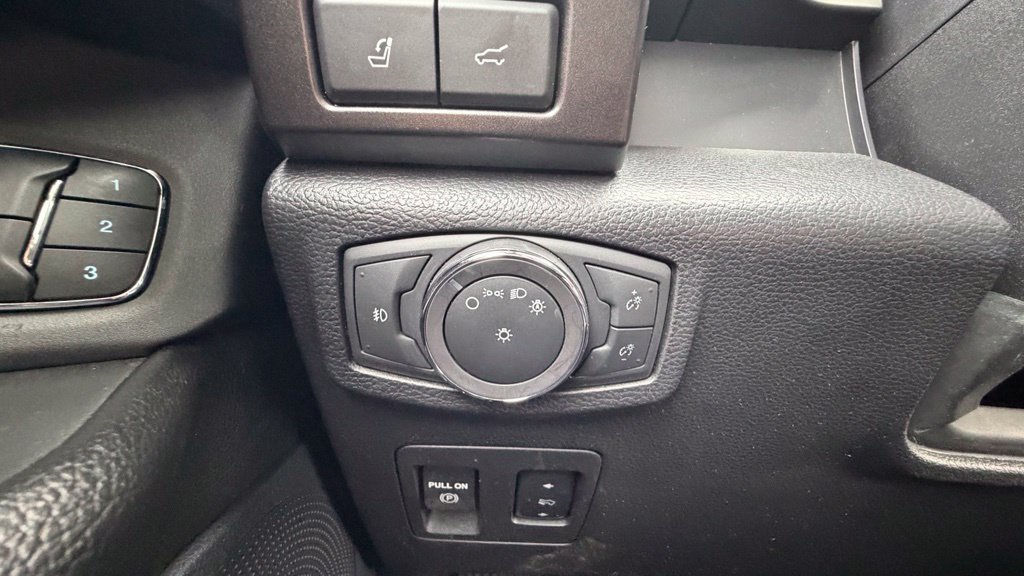 Used 2018 Ford Expedition Max Limited w/ Equipment Group 302A AWD/4WD image 16