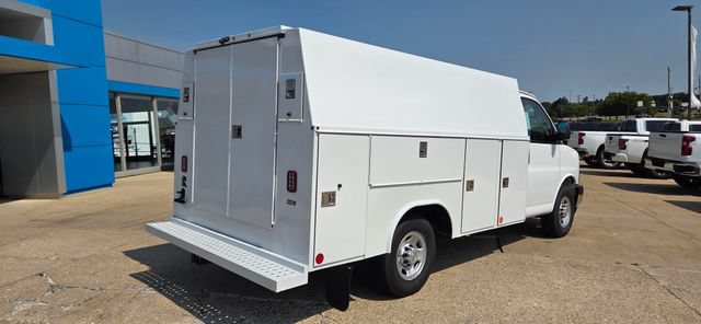 New 2026 Chevrolet Express 3500 w/ Power Convenience Package RWD image 4