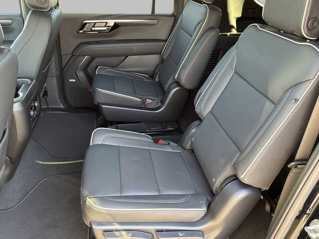 New 2026 Chevrolet Suburban Premier image 13