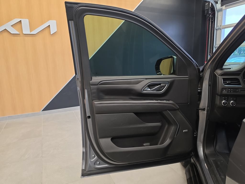 Used 2021 GMC Yukon AT4 w/ LPO, Illumination Package AWD/4WD image 15