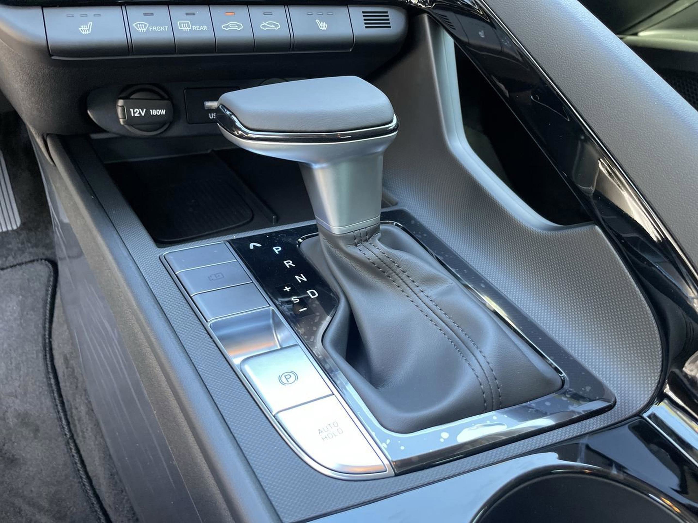 New 2026 Hyundai Elantra Limited image 14