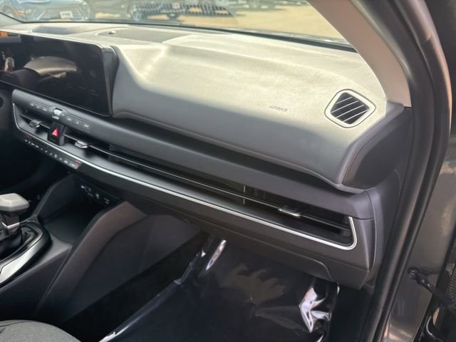 Used 2025 Kia K4 LXS image 48