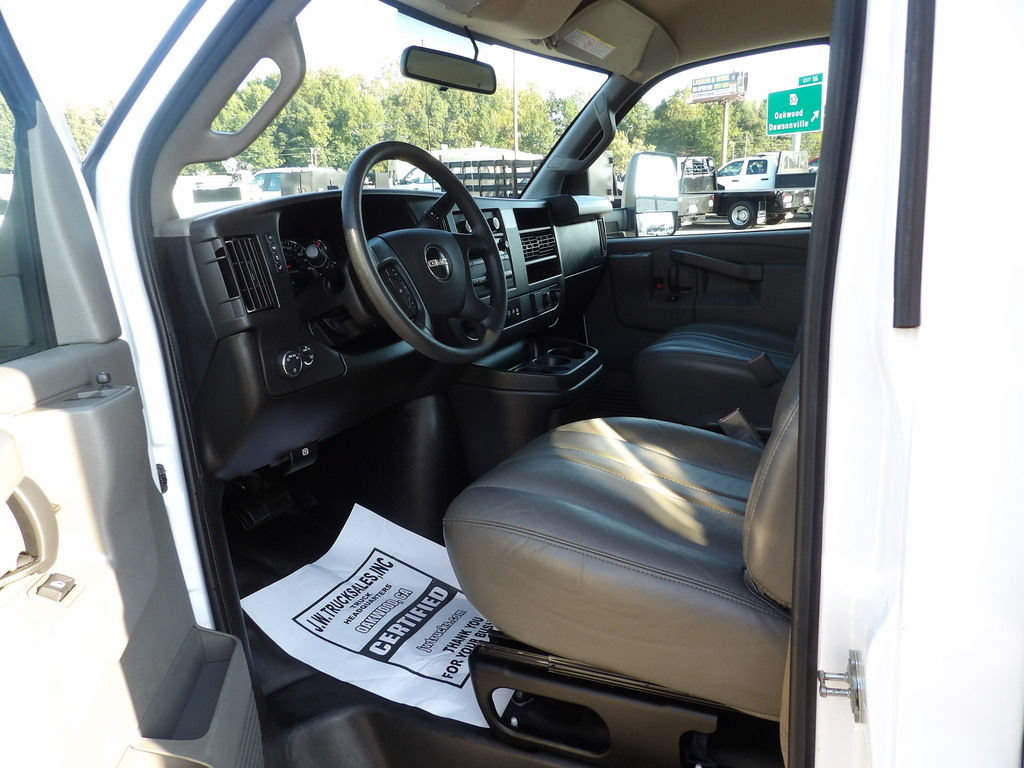 Used 2022 GMC Savana 3500 Extended w/ Power Convenience Package RWD image 16