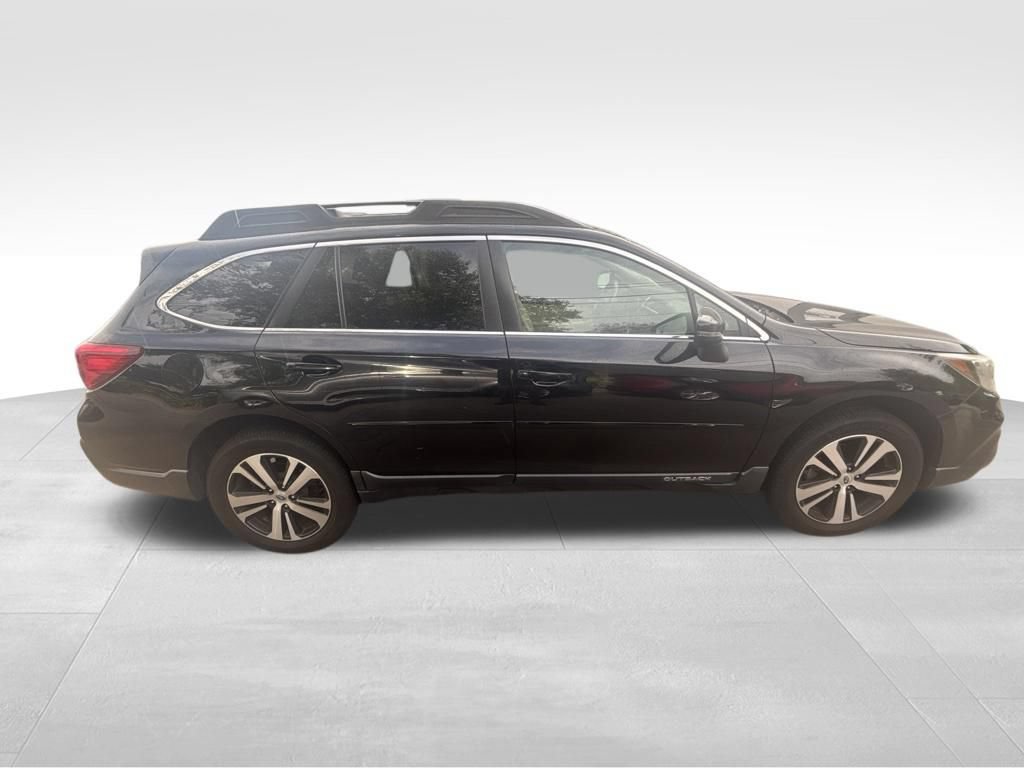 Used 2018 Subaru Outback 2.5i Limited AWD/4WD image 9