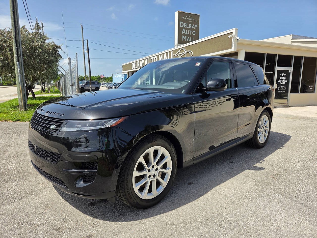 Used 2025 Land Rover Range Rover Sport SE