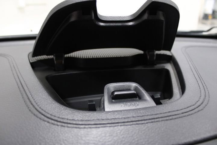 Used 2022 Jeep Cherokee Limited image 46