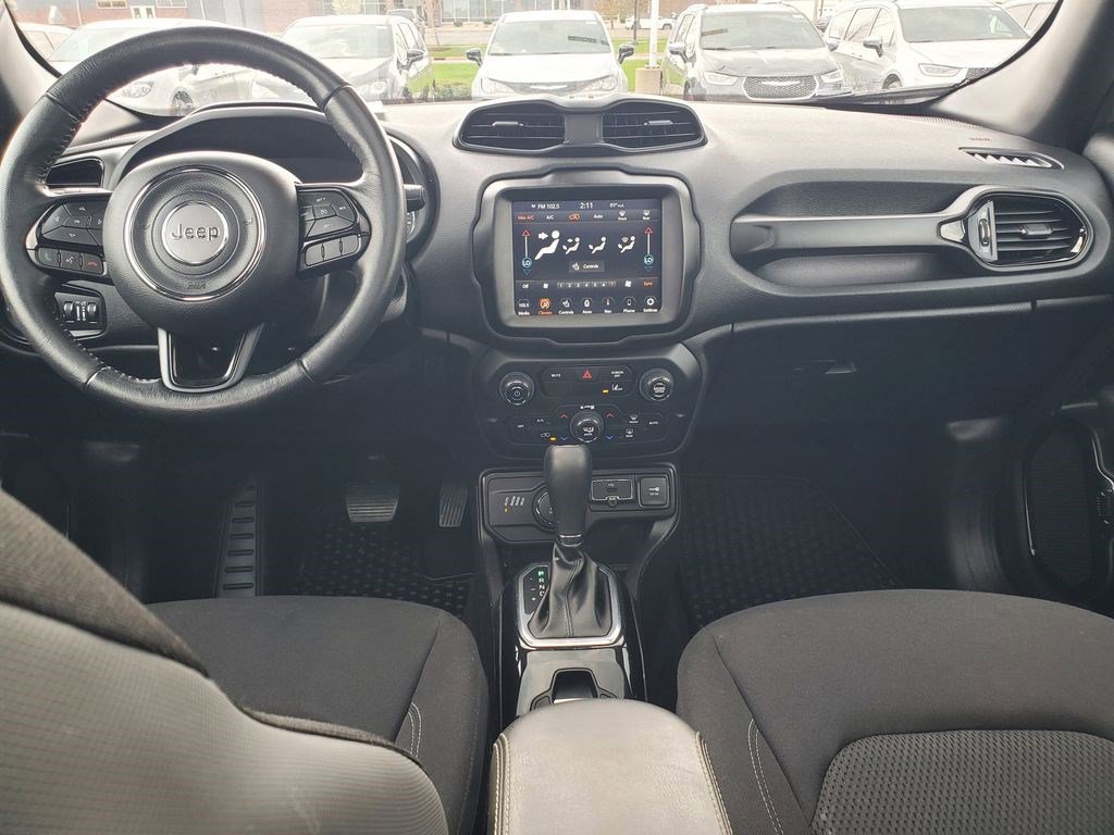 Used 2022 Jeep Renegade Altitude w/ Sun/Sound Group AWD/4WD image 4