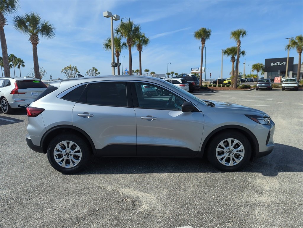 Used 2023 Ford Escape Active image 3