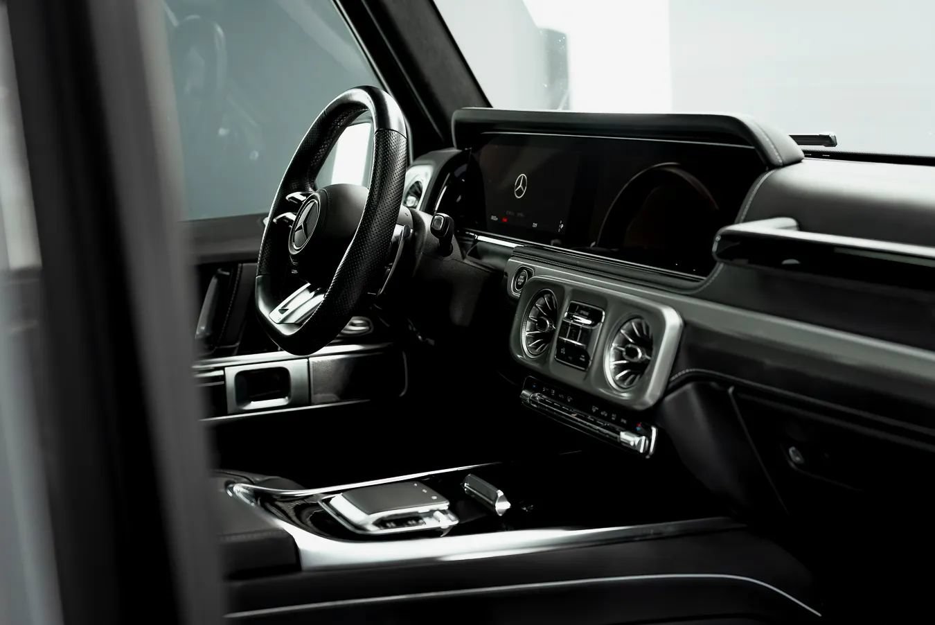 Used 2025 Mercedes-Benz G 63 AMG 4MATIC image 14