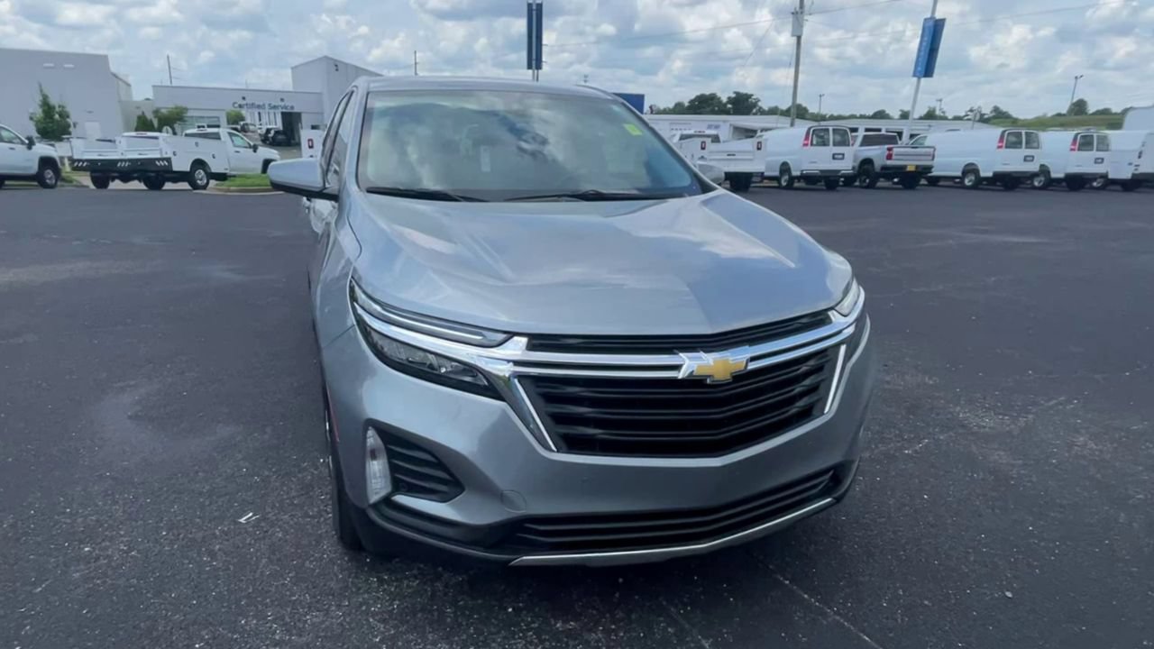 Used 2024 Chevrolet Equinox LT FWD image 3